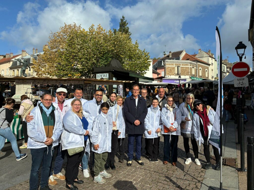 Les élus et membres de Palaiseau Ensemble étaient mobilisés dès les premières heures pour aller à la rencontre des Palaisiennes et des Palaisiens.

Objectif : présenter la lettre de candidature de notre tête de liste et échanger sur les enjeux qui vous tiennent à cœur.

 Merci à toutes celles et ceux qui nous ont accordé un moment pour discuter, poser leurs questions, partager leurs attentes.